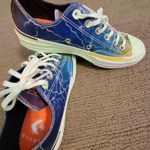 Converse Lightening size 8.5 (women's)
